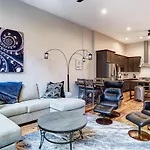 Large 3 Bedroom 3 And A Half Bath Downtown Condo