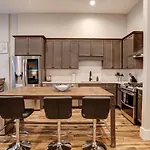 Large 3 Bedroom 3 And A Half Bath Downtown Condo
