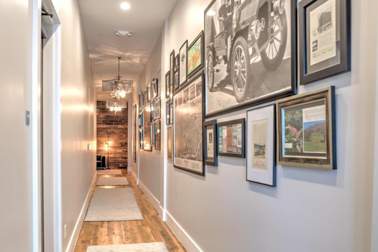 Large 3 Bedroom 3 And A Half Bath Downtown