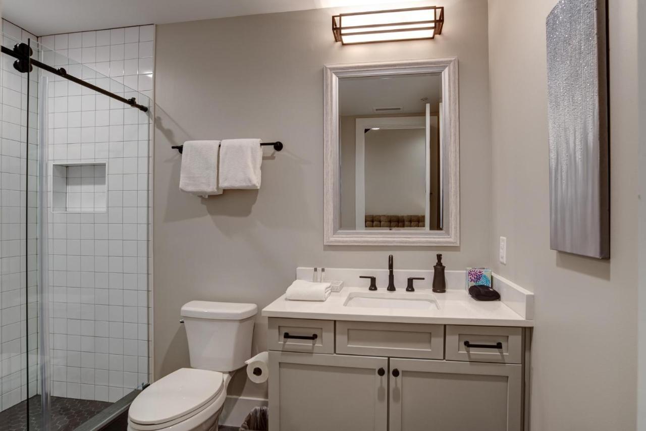 Large 3 Bedroom 3 And A Half Bath Downtown Holiday home Asheville