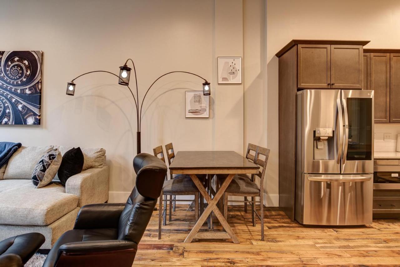 Large 3 Bedroom 3 And A Half Bath Downtown Asheville